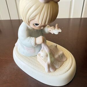 Precious Moments Figurine - Dawn Early Light Figurine No Chips